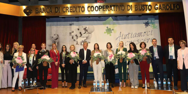 Donne che uniscono, donne che guidano: il volto cooperativo della leadership Donne che uniscono, donne che guidano: il volto cooperativo della leadership